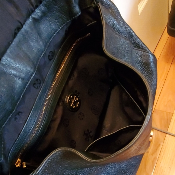 Ladies black leather Tory Burch shoulder handbag - Picture 4 of 5